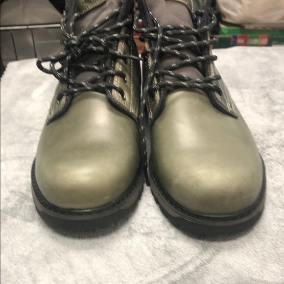 Territory Boots Black and Gray Durable Ankle Boots with Traction Sole - Picture 3 of 6